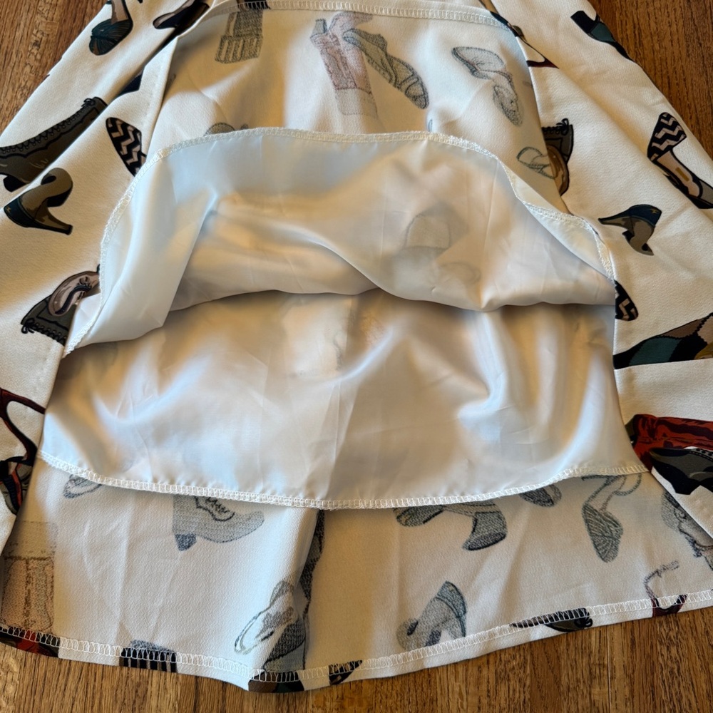 NWT Molly Bracken Shoe Print Pleated Skirt Beige Size XS/S - Picture 7 of 14
